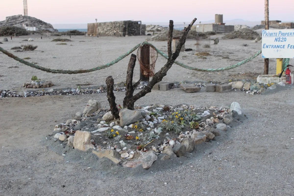 Coastal memorial and camping marker